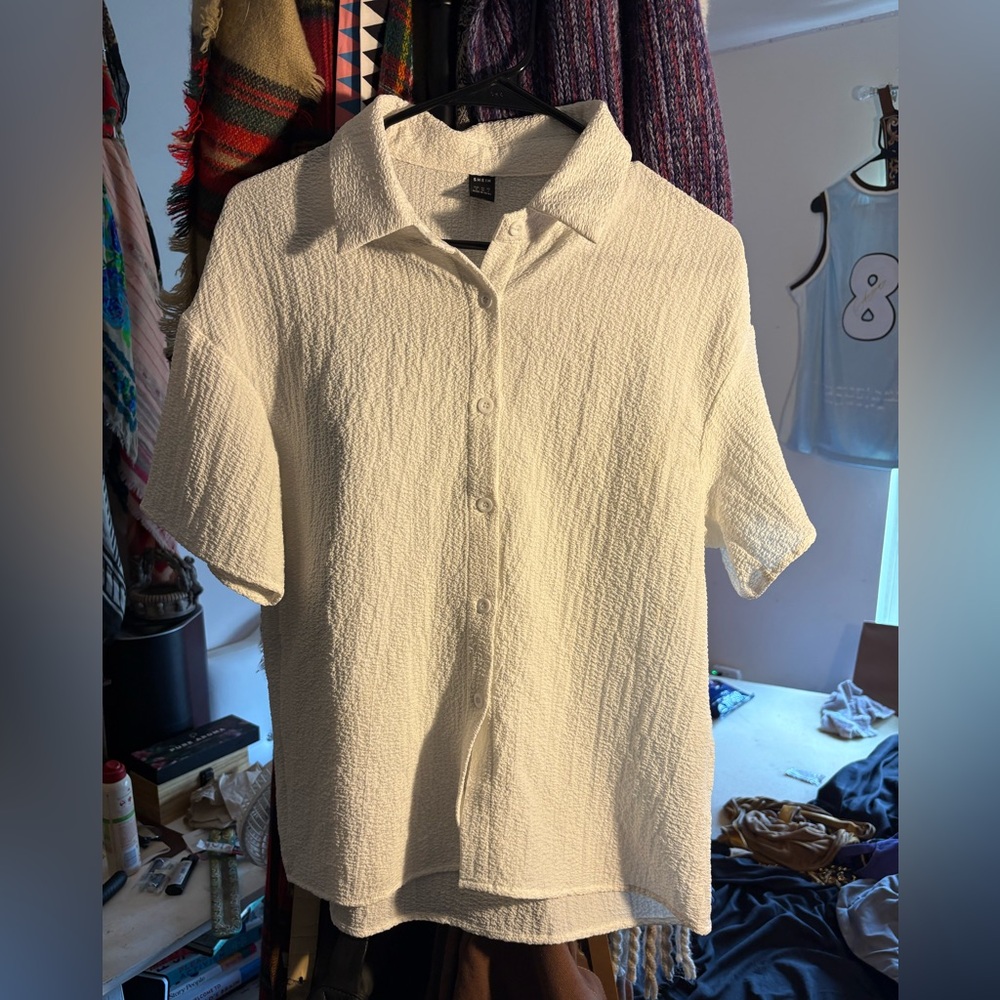 SHEIN Men's White Seersucker Polo Shirt